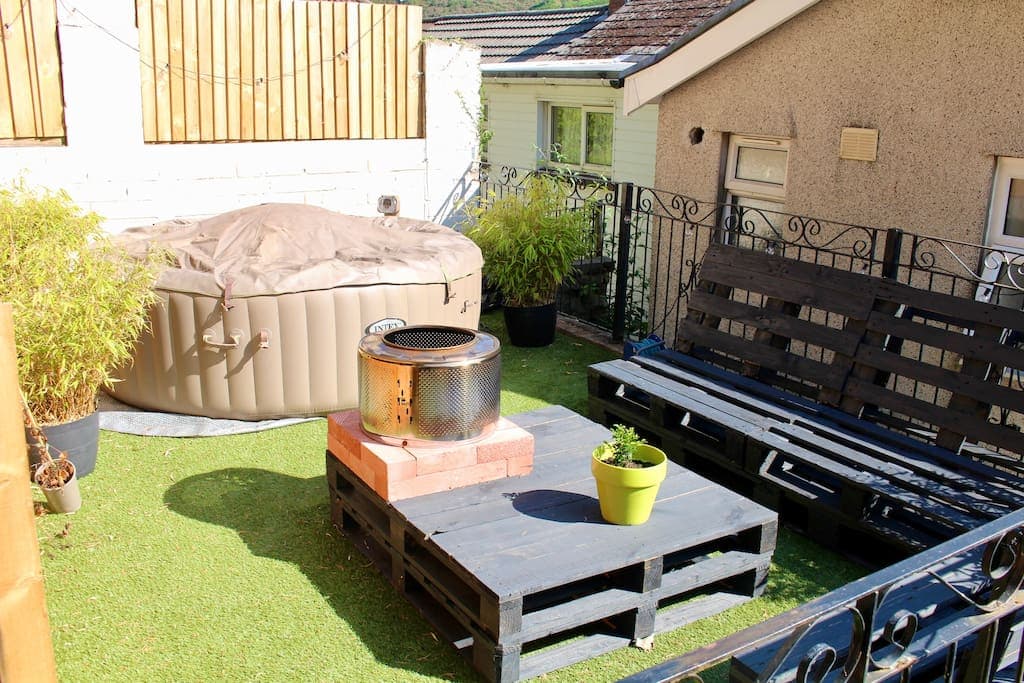 94 Ystrad Road, Pentre